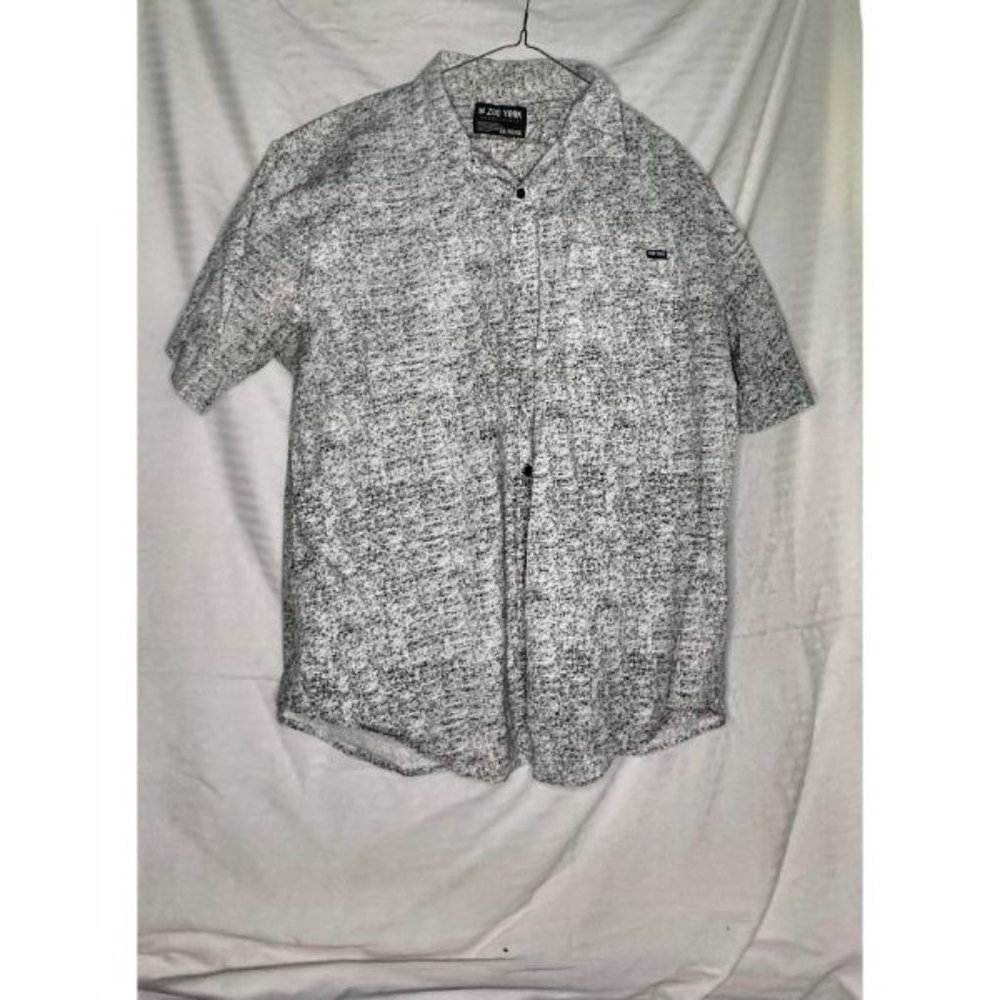 Zoo York Unbreakable White and Black Spotted Button Up Shirt Men's Size XXL